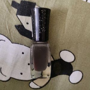 Dazller Chic 'N Cute Nail Polish with glossy Tint