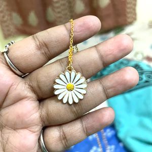 White Flower Pendant And Chain