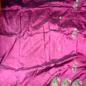 A Beautiful Elegant Design Silk Saree With Blouse