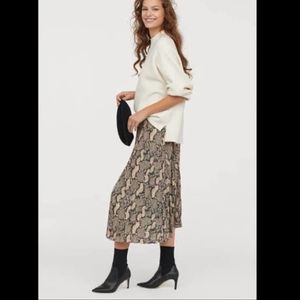 H&M Snake Printed Skirt