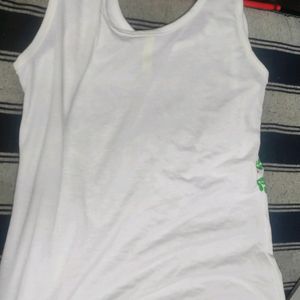 EB Ladies Wear Off White Tank top.                       ⭕CASH ONLY⭕