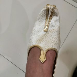 Traditional Off white Shoe