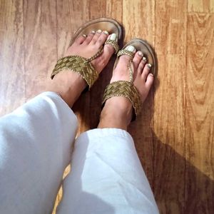 Kolhapuri Chappal (Women)