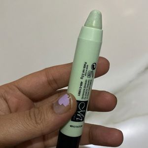 GREEN COLOUR CORRECTER-Corrects Redness