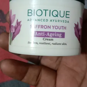 Biotique Anti Aging Cream - Saffron Youth