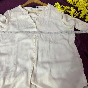 H&M lining off white soft high low shirt