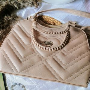 Beige Classy Sling bag 🛍️