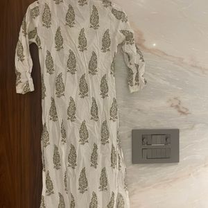 Melange Pretty White Printed Kurta In XS