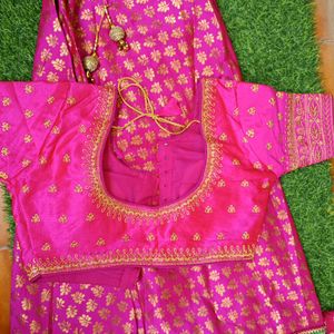 Beautiful Lhnga Choli With Heavy Dupatta