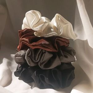 Neutral Scrunchies Set Of 4 (+1free) 🎉