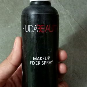 Huda Beauty Makeup Fixer Spray