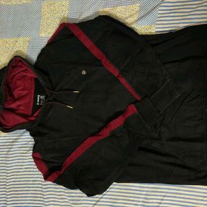 Selling Black Hoodie With  Look And Assured Gift