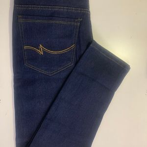 slim fit jeans