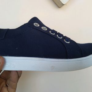 Ladies Canvas Shoes