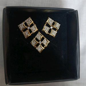 Avon Brand New Geometric Pendant & Earrings Set