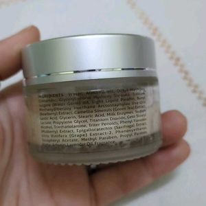 Onesta Korean moisturising gel cream