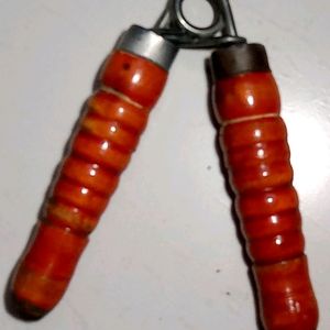 HAND GRIPPER FULL BODY WOODEN