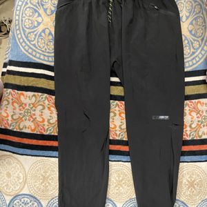 MAX BAGGY TRACKPANT