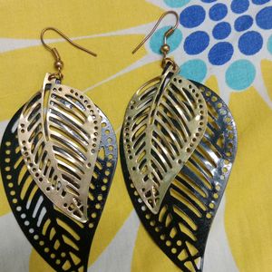 Beautiful Golden And Black Earrings 🖤