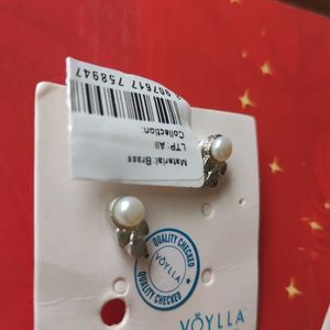 oylla Pearl Stud Earrings for Women (Silver)