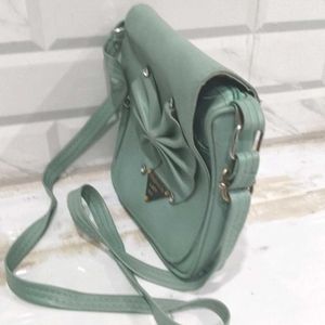 The Product Is Fashion Lady Bag