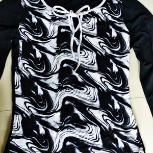 Abstract Swirl Black And White Long Sleeve Top