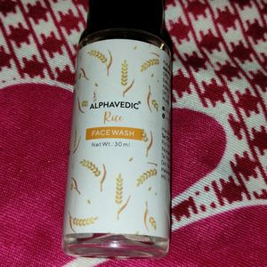 Alphavedic Rice Water Face Wash