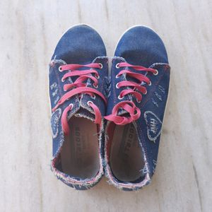 Trendy Denim Canvas