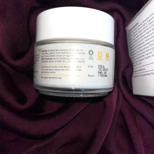 plum 1%oat and allantoin nourishing cream