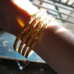 5mm Metal Die Golden Bangles Of 4 Sets