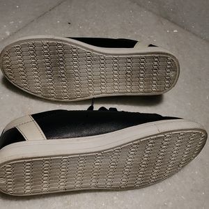 West Wood Black And White Unisexual Shoe