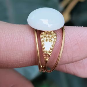 Beautiful Woman Ring With White Stone 🤍