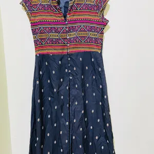 Women Printed Front Slit Kurthi