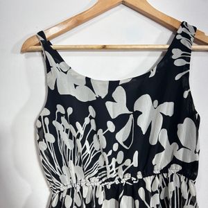 Women’s Black&White Dresse