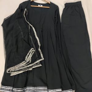 Kameez .Co Black Anarkali Kurta Set