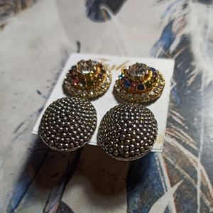 2 Pairs Of Stud Earrings