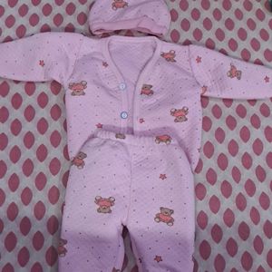 Toddlers Woolen Set With 2 Pajamas And Cap