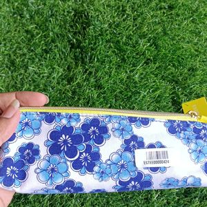 Estee Lauder Pouch