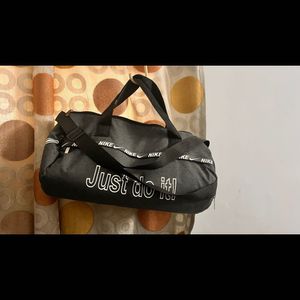 ‘Nike’ Gym Club Duffel Carry Bag