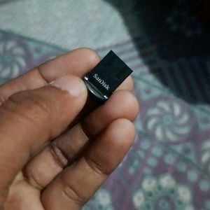 32gb SanDisk Pendrive