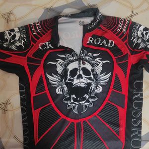 Crossroad Punk/Emo Skull Tshirt 🕷️💀