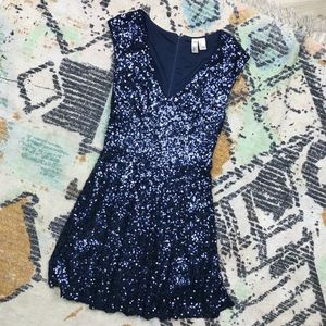 "FOREVER 21 Medium Midnight Blue Sequin Prom/Cockt