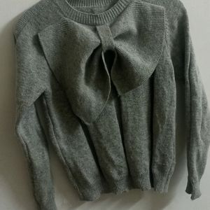 Knitted Grey Sweater With Bow In Front