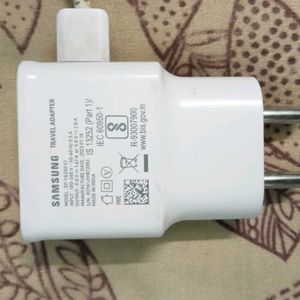 SAMSUNG NEW AND ORIGINAL MOBILE CHARGER