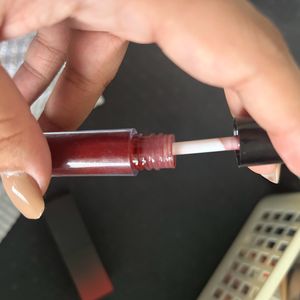 Lipgloss - Not Used - Beautiful Colour