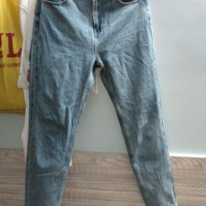 Branded Ankle Length Jean