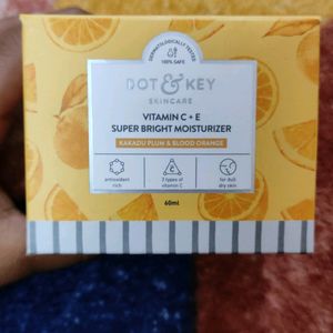 Dot And Key Vitamin C + E Super Bright Moisturiser And Serum Combo