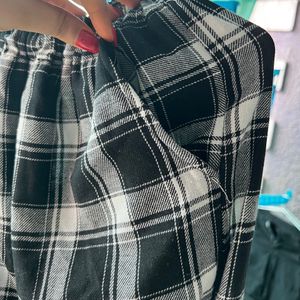 BnW Checkered Joggers With Pockets In Cotton