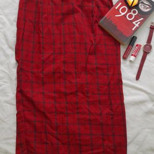 Red and black plaid pencil skirt 🎀🎈