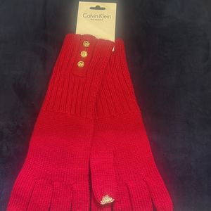 Calvin Klein Woolen Gloves - Berry Colour